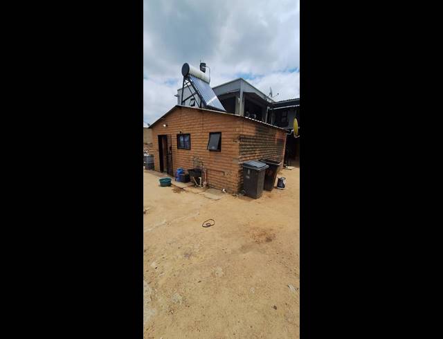 12 BEDROOM HOUSE FOR SALE IN ALEXANDRA EAST BANK